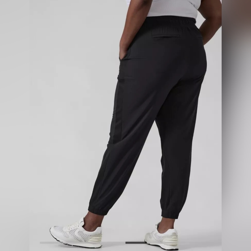 Athleta Brooklyn Textured Jogger Black Lightweight Athletic Pants - Picture 2 of 9